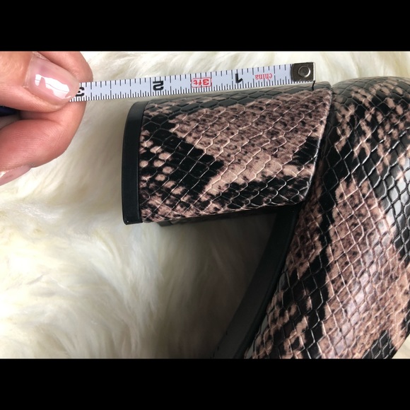 Pink/black snakeskin pattern Naturalizer brand shoe. Block heel. - Picture 8 of 8